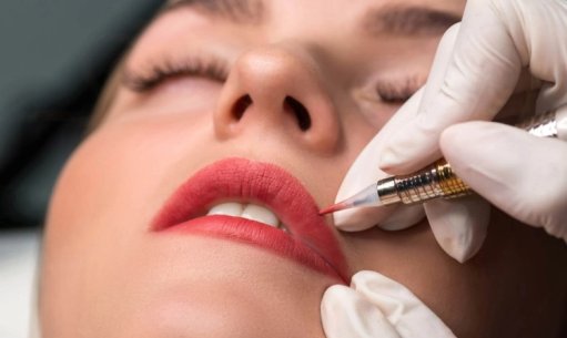 3 tips on how to have fuller lips without fillers